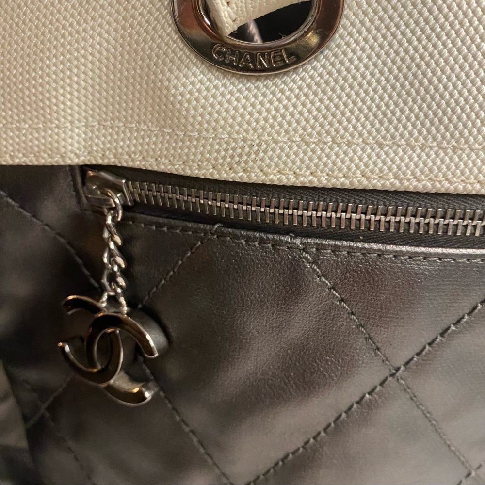 CHANEL Metallic Silver and Cream Tote Bag - Picture 15 of 16